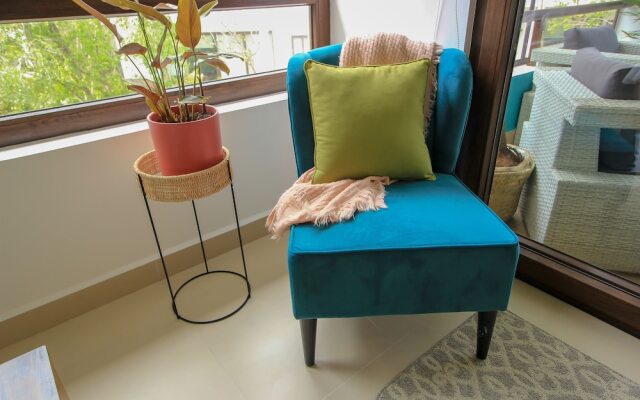 Beautiful Condo with Screened Terrace by the Pool