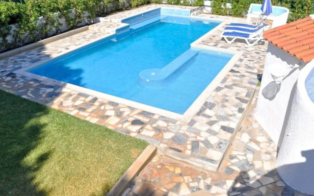 Charming Villa in Vilamoura With Private Pool