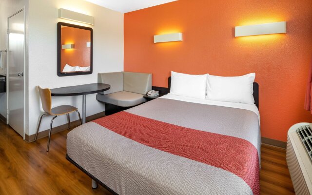 Motel 6 Ventura, CA - South