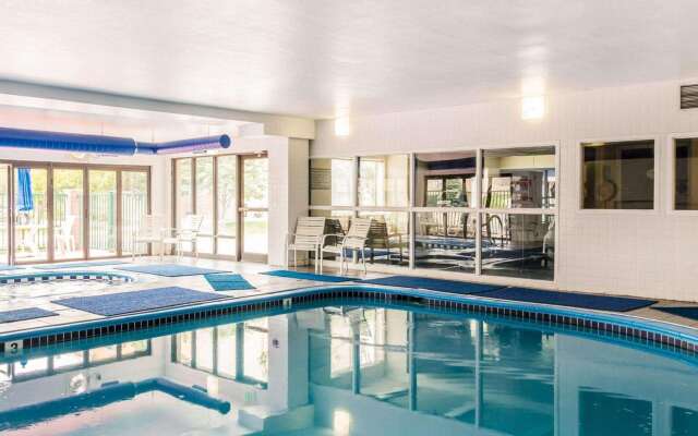 Comfort Suites Denver North - Westminster