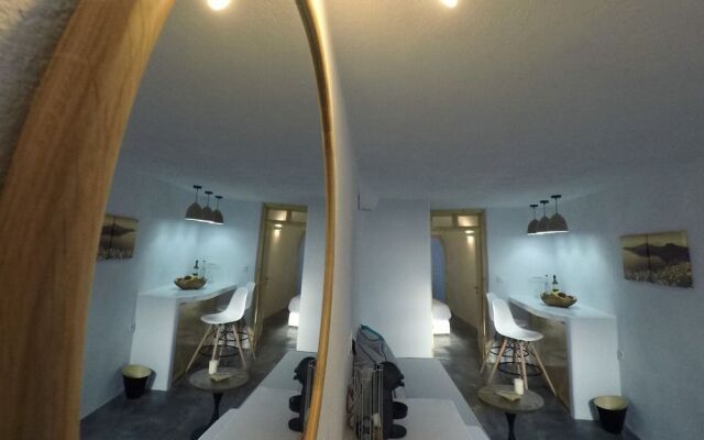 Akron Cliff Suite
