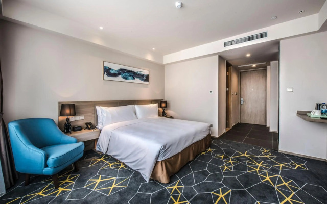 Q-Box Hotel Shanghai Sanjiagang