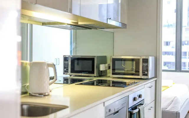 StayAU Leisure 2BR Modern CBD Apt