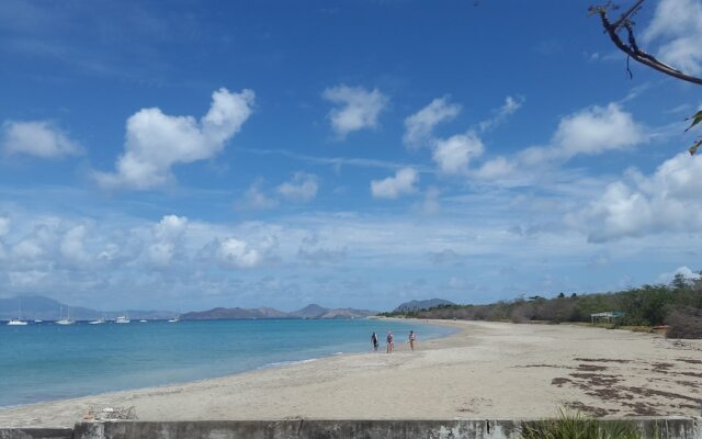 Pinneys Beach Hotel Nevis