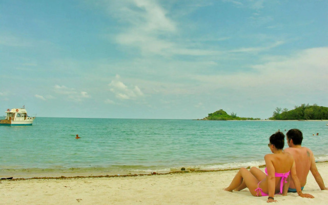 White House Beach Resort And Spa