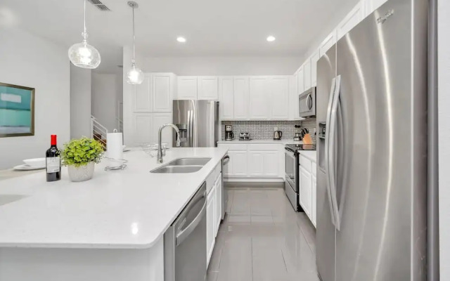 Stunning Bright Family Home Sleeps 25 Bl102