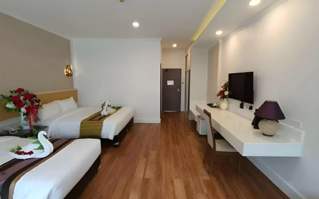 Swan Lake Hotel Sattahip