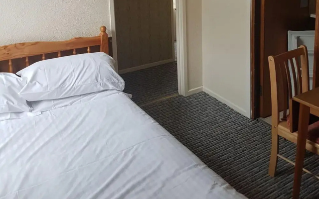 Apsley 1 Flat Sleeps 4 With Near Beach