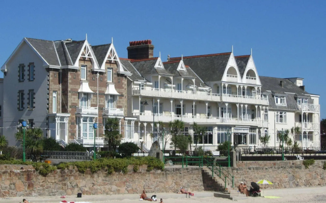 Ommaroo Hotel