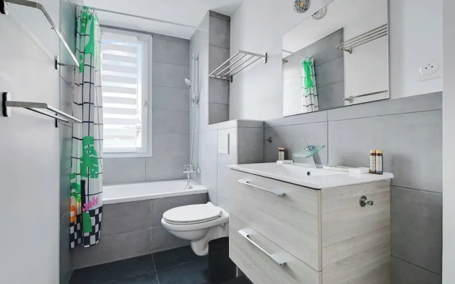 Cozy Apartment 2bdr/4p - in the Heart of Suresnes