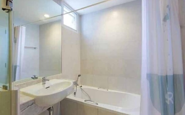 Baan San Ploen Condominium by Renvio