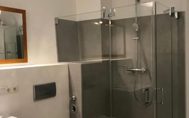 BARONHAUS Aparthotel & Suites