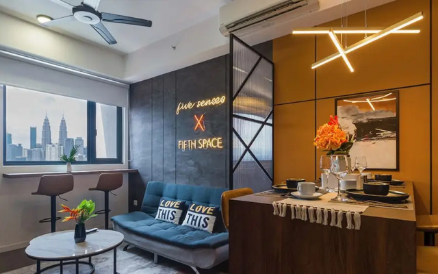 Chambers Residence, Sunway Putra Mall