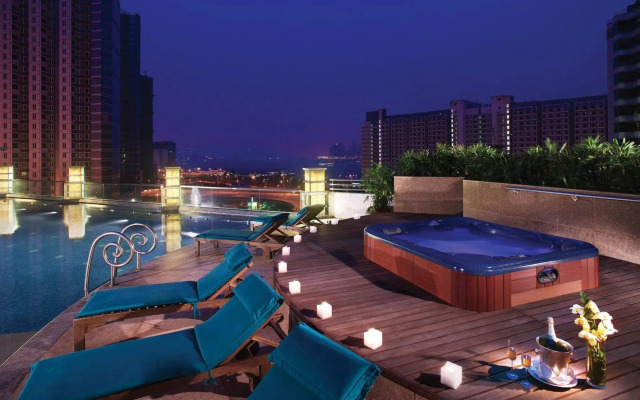 Harbour Plaza Metropolis