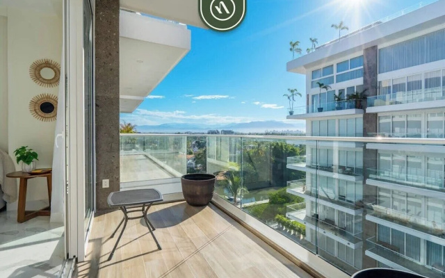 3BR Condo Right Next to the Beach - Pool - Palapa