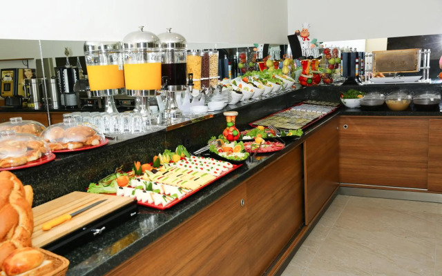 Golden Lounge Hotel