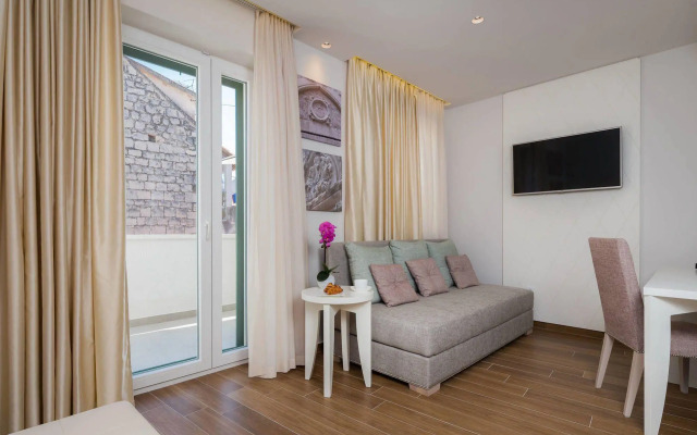 Balatura The Fine Bed & Breakfast