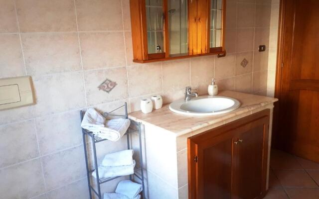 Comodo appartamento in villa 150 mt dal mare
