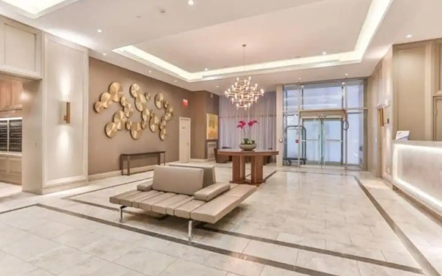 Executive Class, Downtown Luxury Condo @ Yorkville
