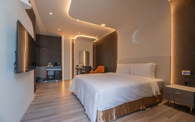 JingIn Hotel