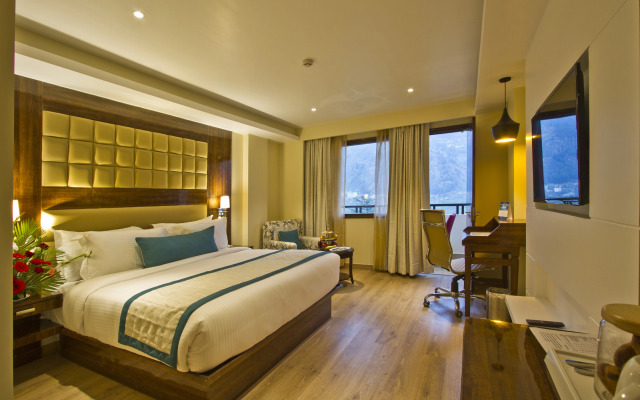 Beyond Stay Himalayan Monal Manali