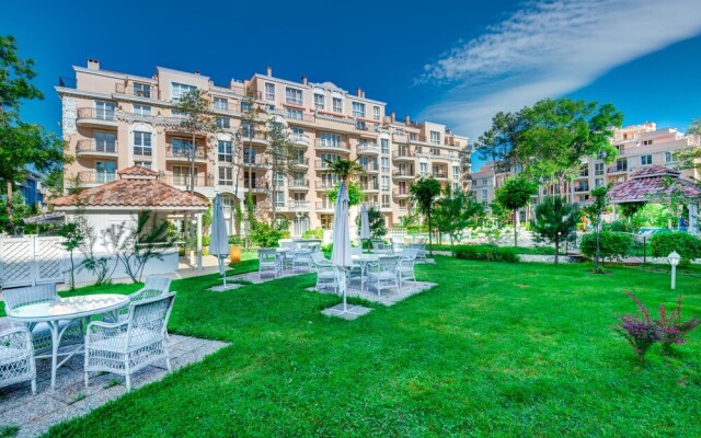 Venera & Anastasia Palace Apartments