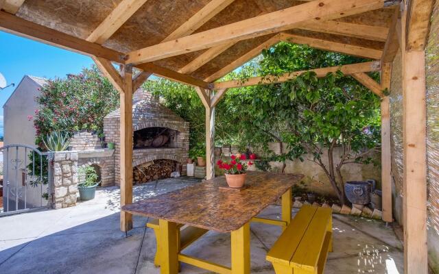 Ruka - Free Barbecue - A2