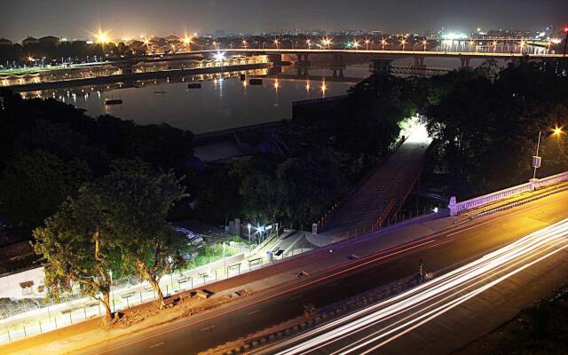 Silver Cloud Hotel & Banquets Ahmedabad