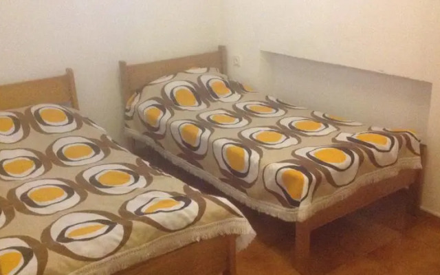 Sunny Apartment on Avet Avetisyan