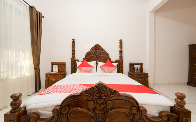 OYO 1885 Wisma Wongso Syariah