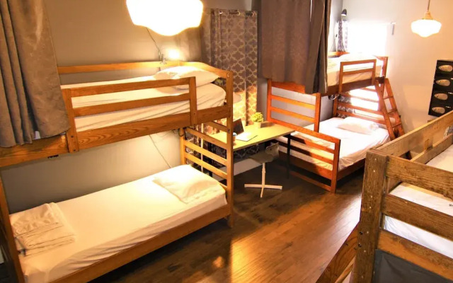 The Clarence Park - Hostel