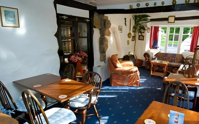 Gwesty Minffordd Hotel