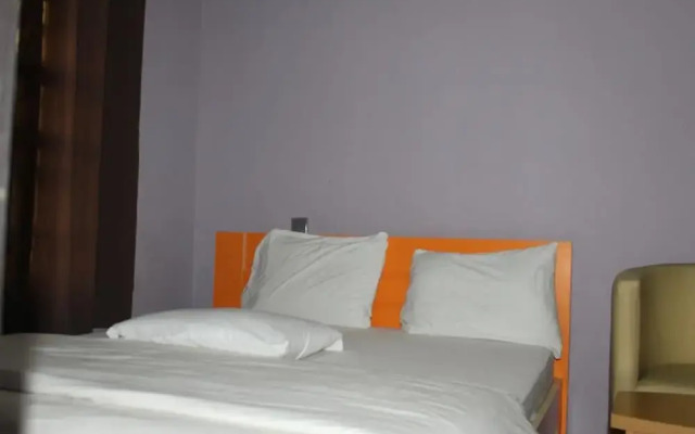 Ayoluyem Hotel