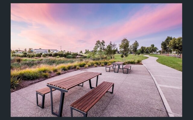 Lakeside Retreat & Business