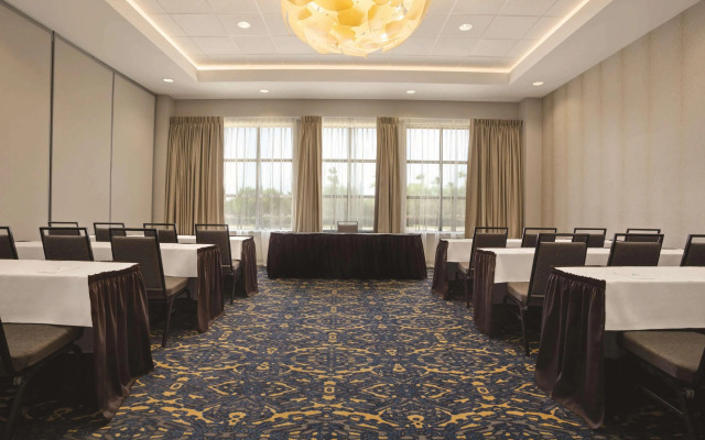 Embassy Suites by Hilton McAllen Convention Center