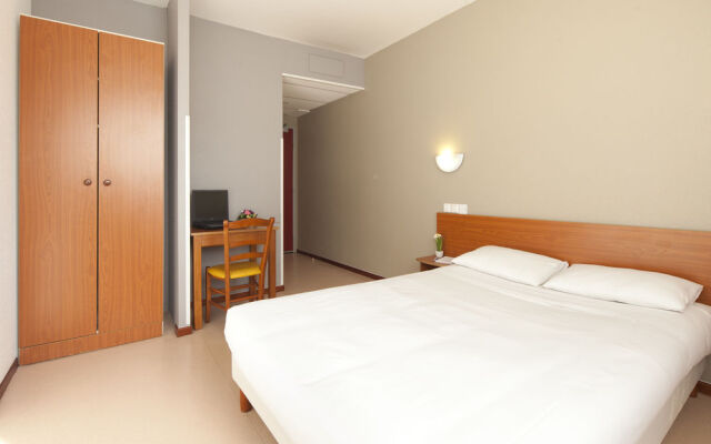 Urban Lodge (by Popinns)