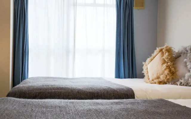 Grand Court Namba 401