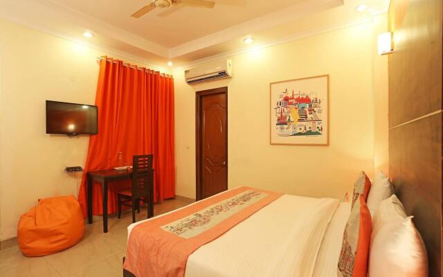 OYO Flagship 477 HUDA City Centre