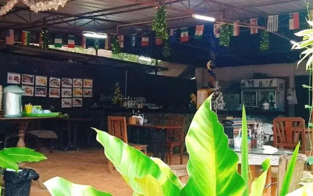 Crossroads House - Hostel