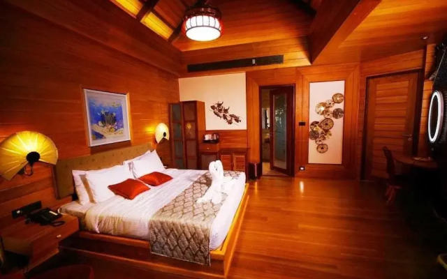Sandyy Wavess Beach Resort