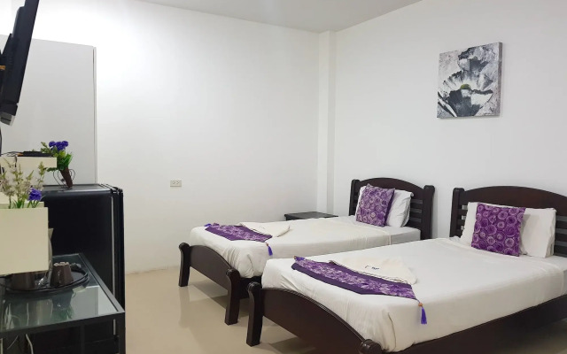 Phet Cha-am Plaza & Resort