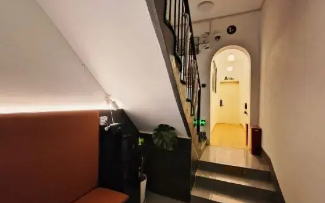Xihe Small Resident Hostel (Yingtian Menluoyi Ancient City Store)