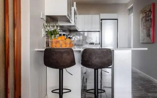 Sea-facing Apartment at Adelphi Galleria