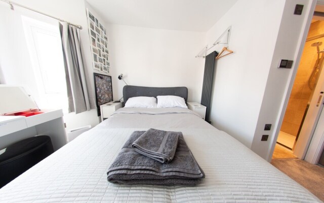 Luxury 3-bed Apartment in Bournemouth Nr Beach