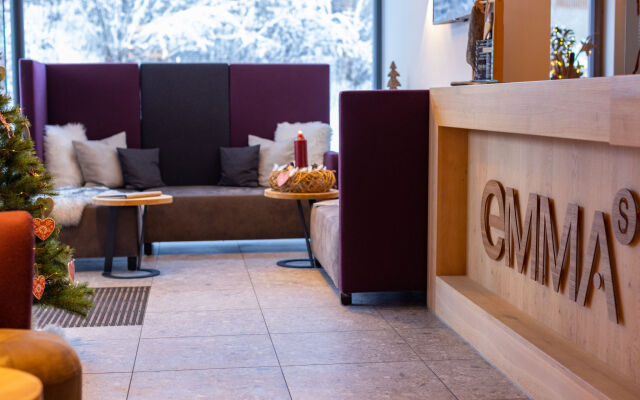 Emma Deluxe Aparthotel