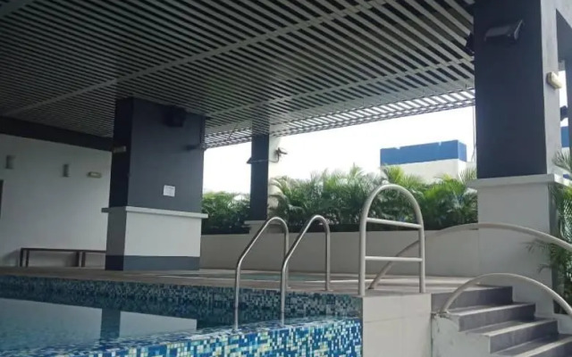 VUE RESIDENCES SERVICE SUITE -2 2rooms for 6 pax