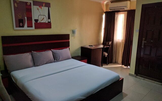 Msquare Whitehouse Hotel