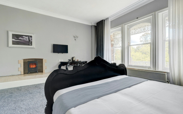 Liverpool Aigburth Sefton Park Hotel By Belvilla