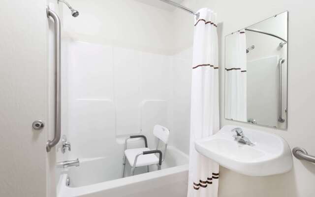 Hawthorn Extended Stay by Wyndham Seville