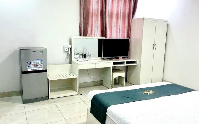 Holiday Hotel 2